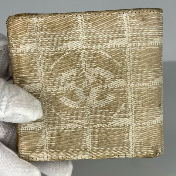🤎Chanel Beige Canvas Travel Line Bi-Fold Wallet🤎 - Picture 2 of 7